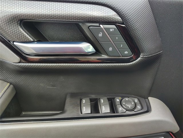 Used 2022 Chevrolet Silverado 1500 ZR2 w/ Technology Package image 9