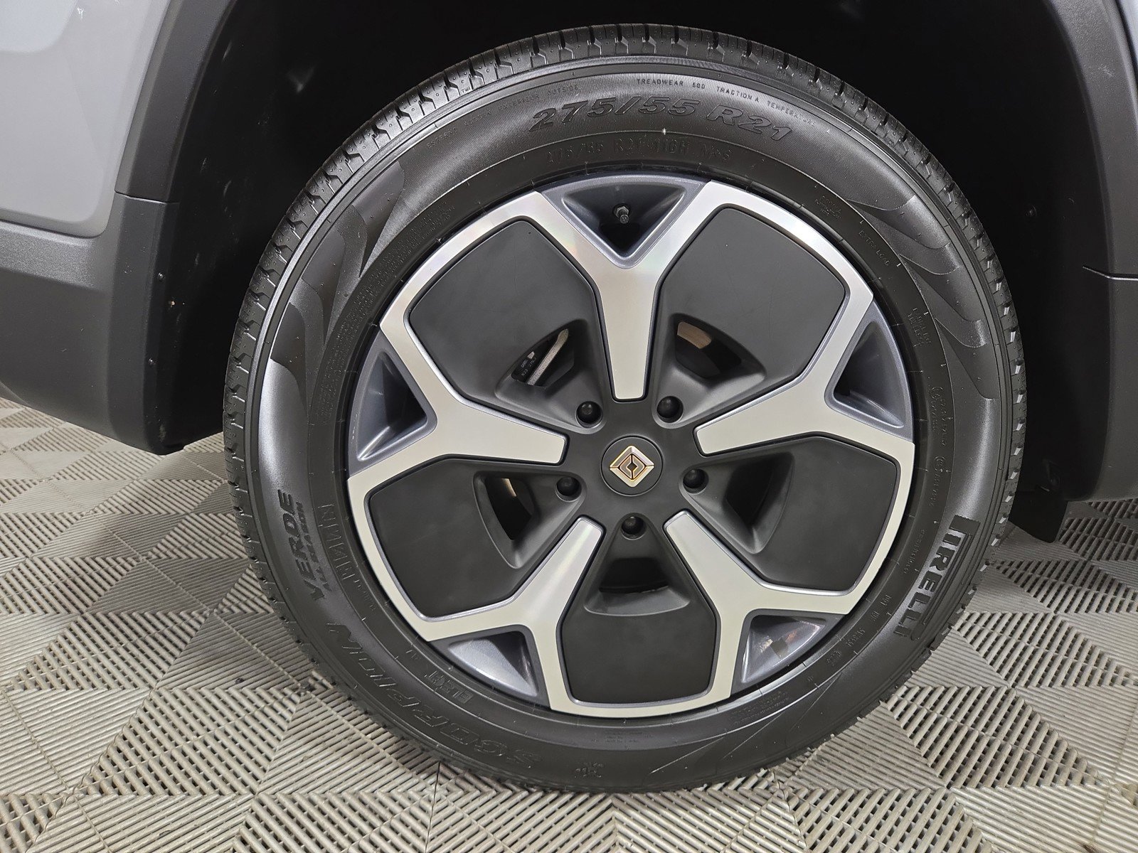 Used 2024 Rivian R1T Adventure AWD/4WD image 12