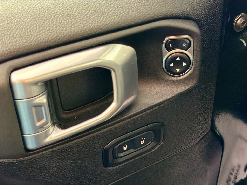 Used 2021 Jeep Wrangler Unlimited Rubicon w/ Uconnect 4C Nav & Sound Group image 18