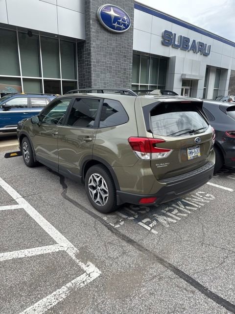 Used 2022 Subaru Forester Premium image 4
