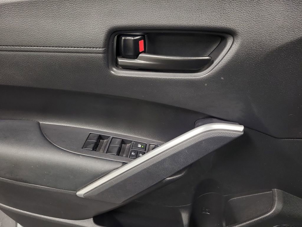 Used 2023 Toyota Corolla Cross SE image 18