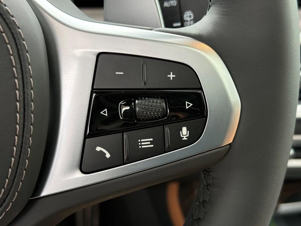 New 2026 BMW X7 xDrive40i w/ M Sport Package image 14