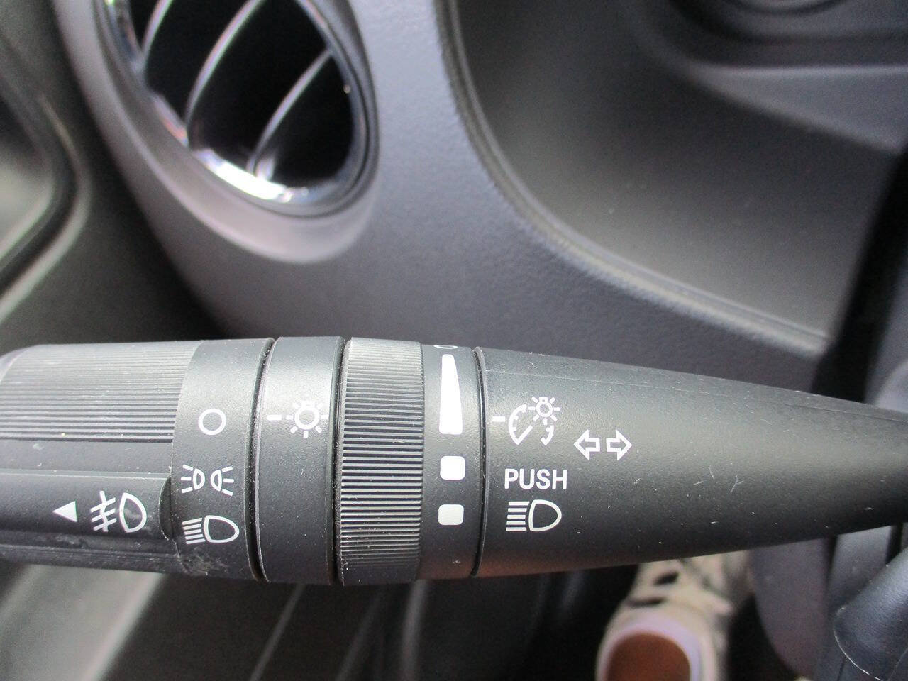 Used 2010 Jeep Patriot Sport FWD image 17