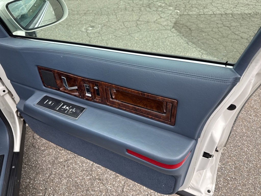 Used 1995 Cadillac Fleetwood Brougham image 30