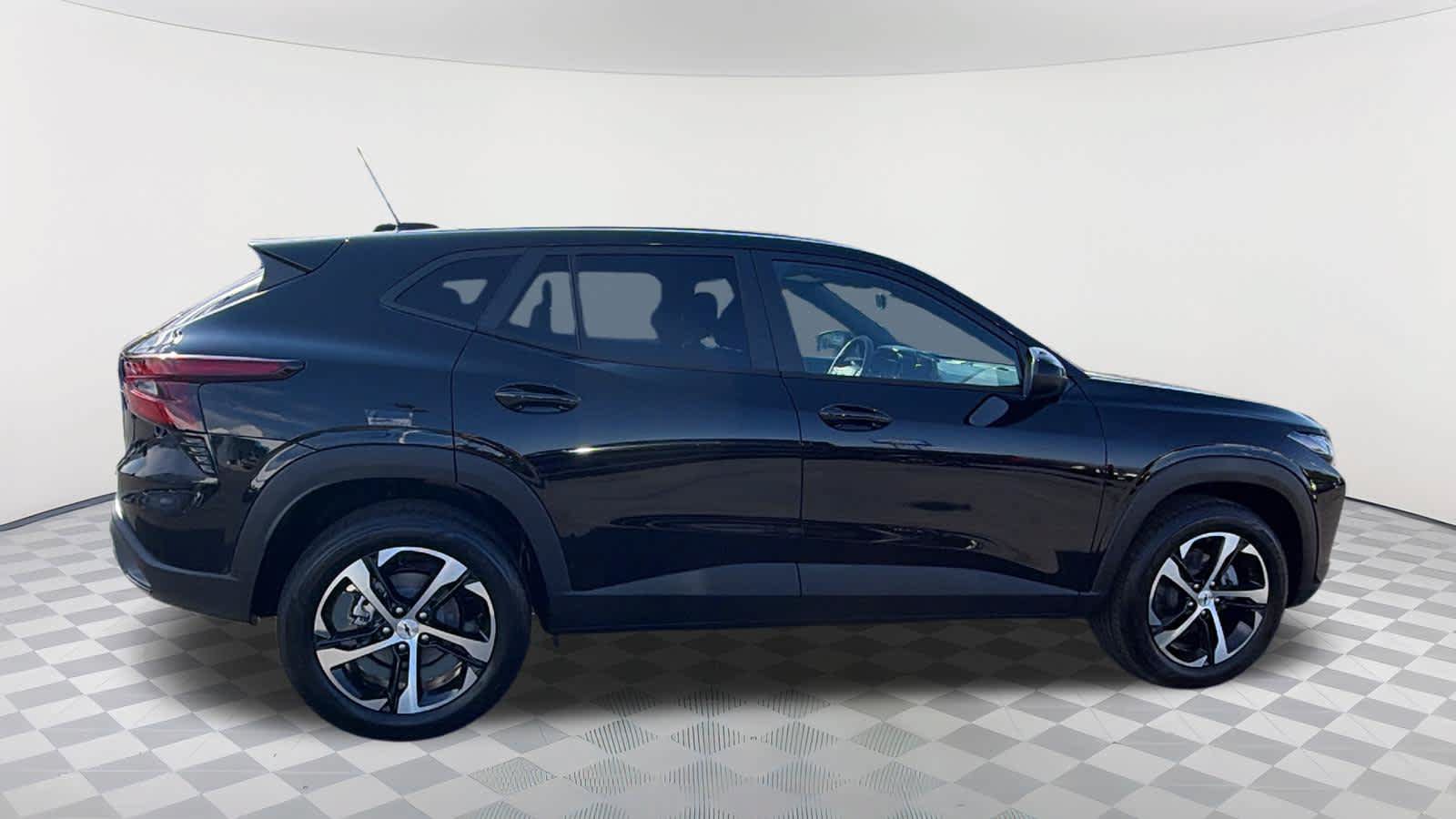 New 2026 Chevrolet Trax RS w/ Sunroof Package FWD image 4