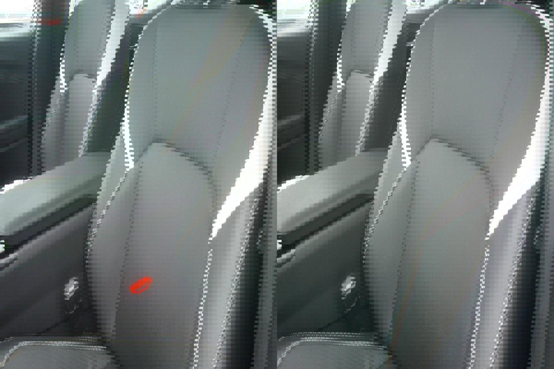 Used 2025 Toyota Camry SE image 11