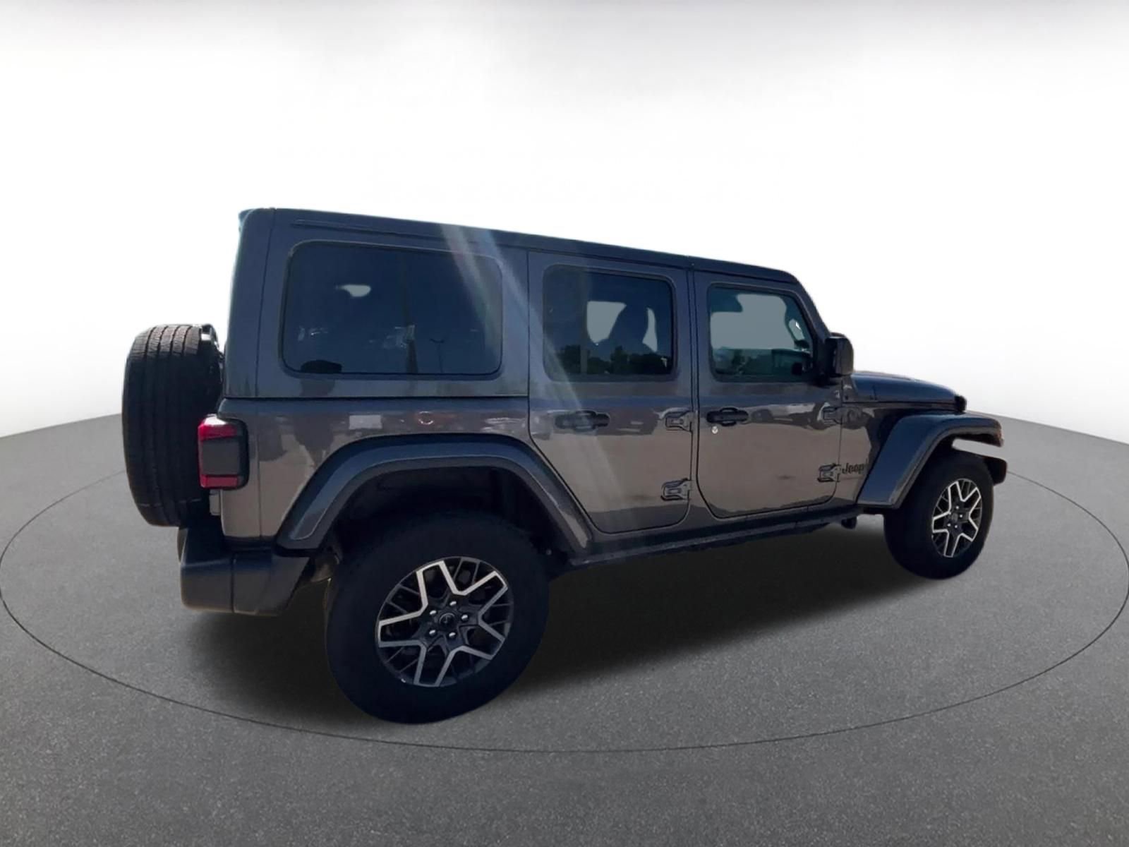 Used 2025 Jeep Wrangler Unlimited Sahara AWD/4WD image 14