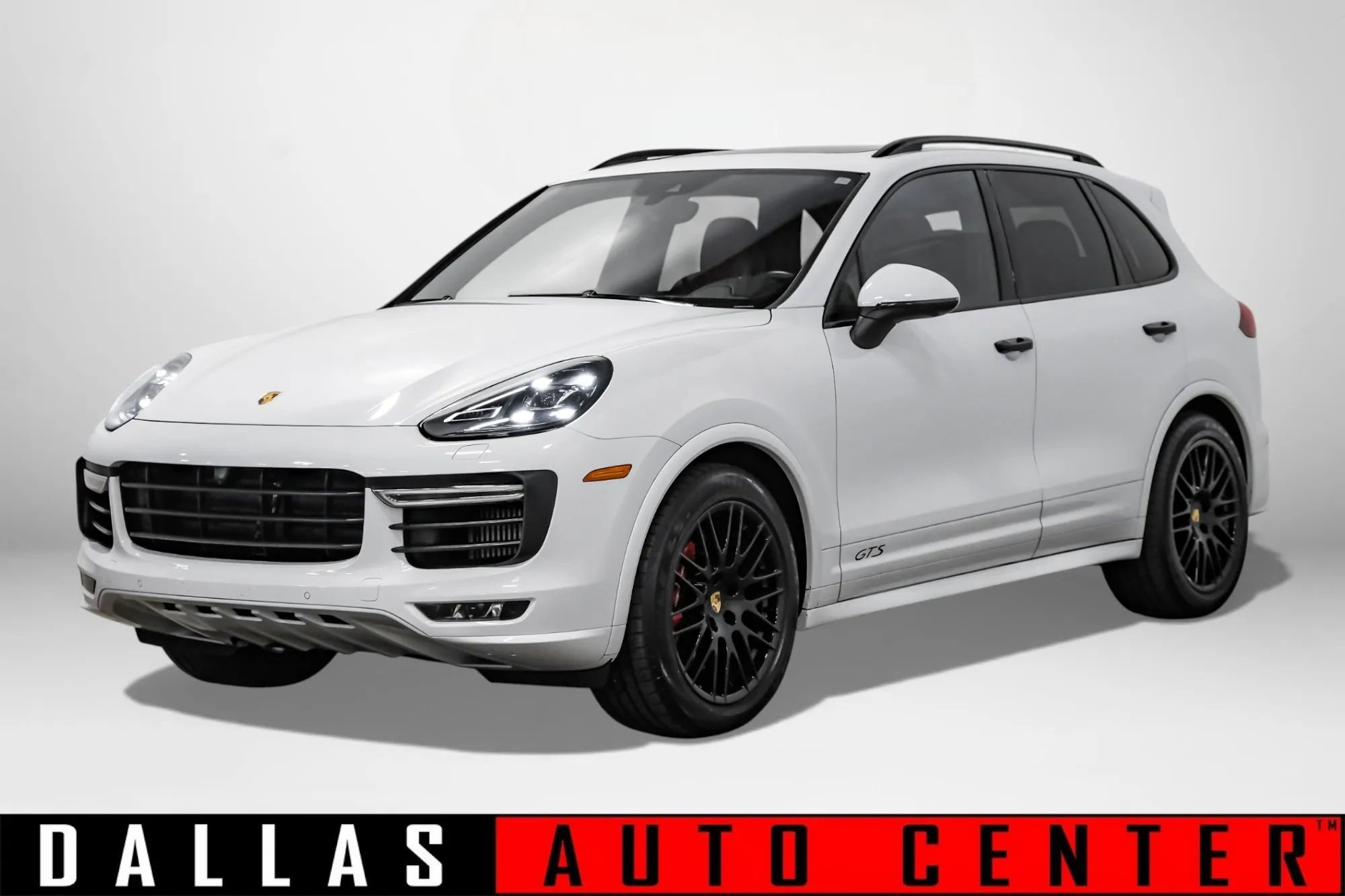 Used 2017 Porsche Cayenne GTS image 3