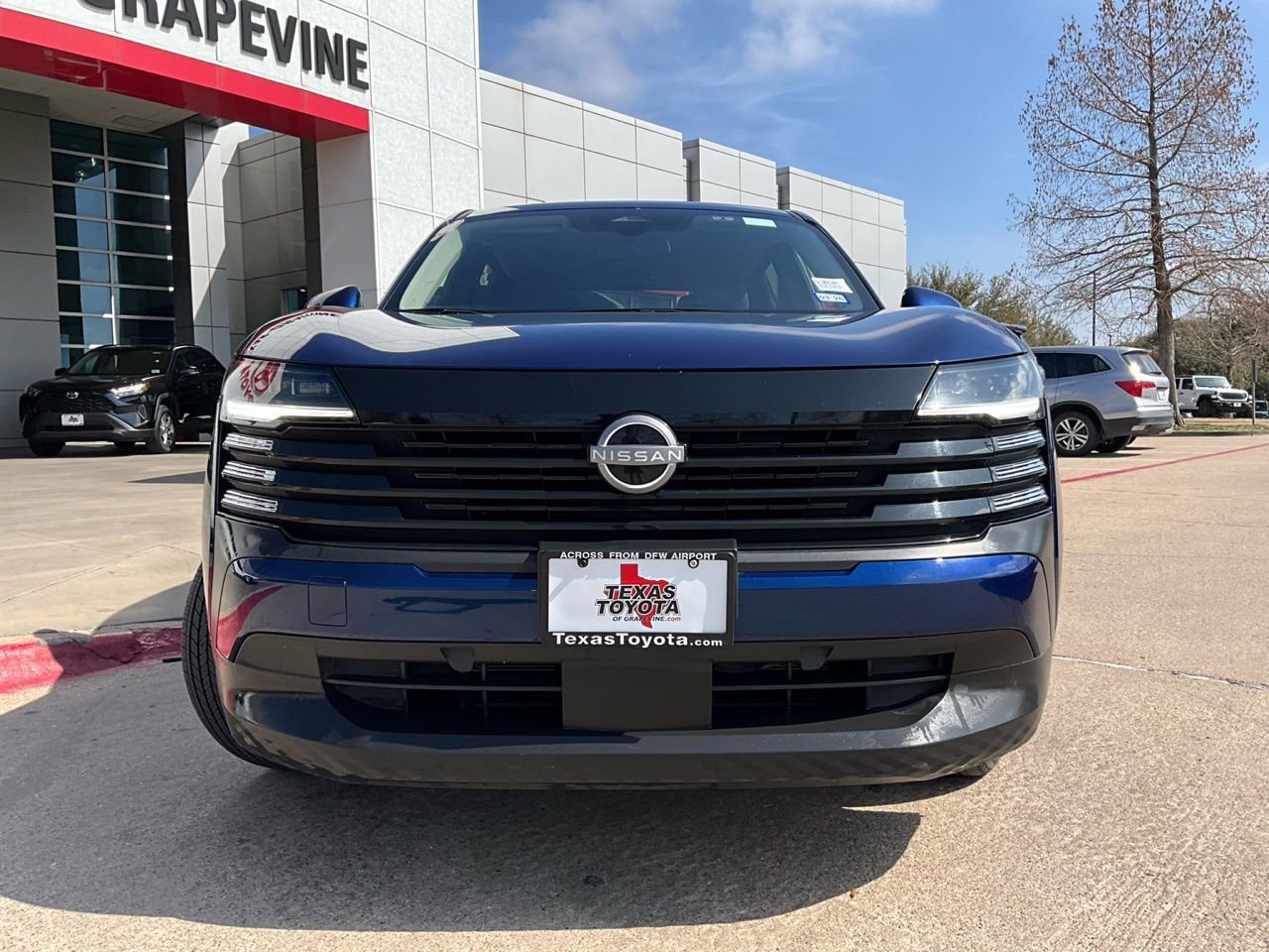 Used 2025 Nissan Kicks SV image 3