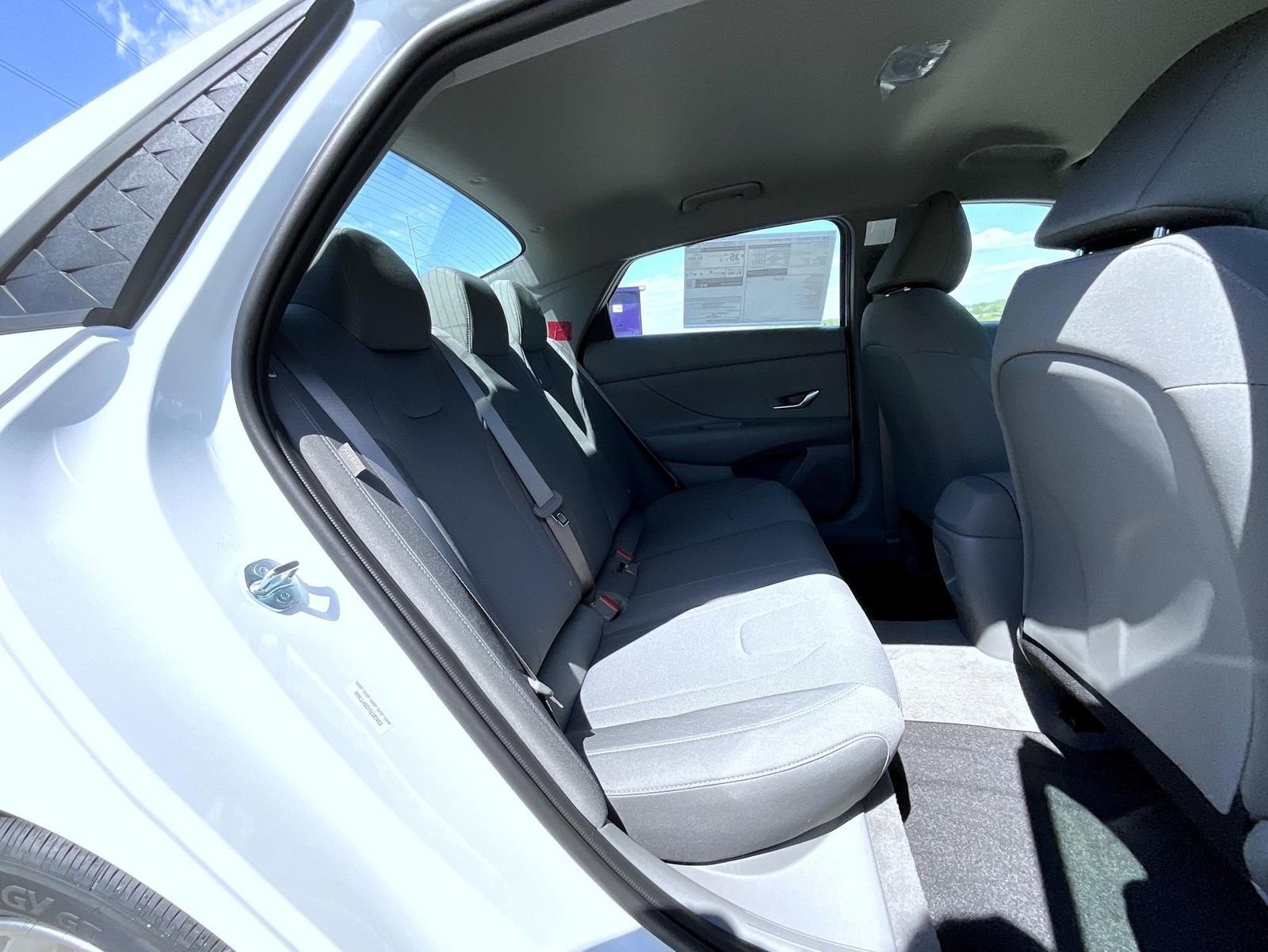 New 2026 Hyundai Elantra SE FWD image 19
