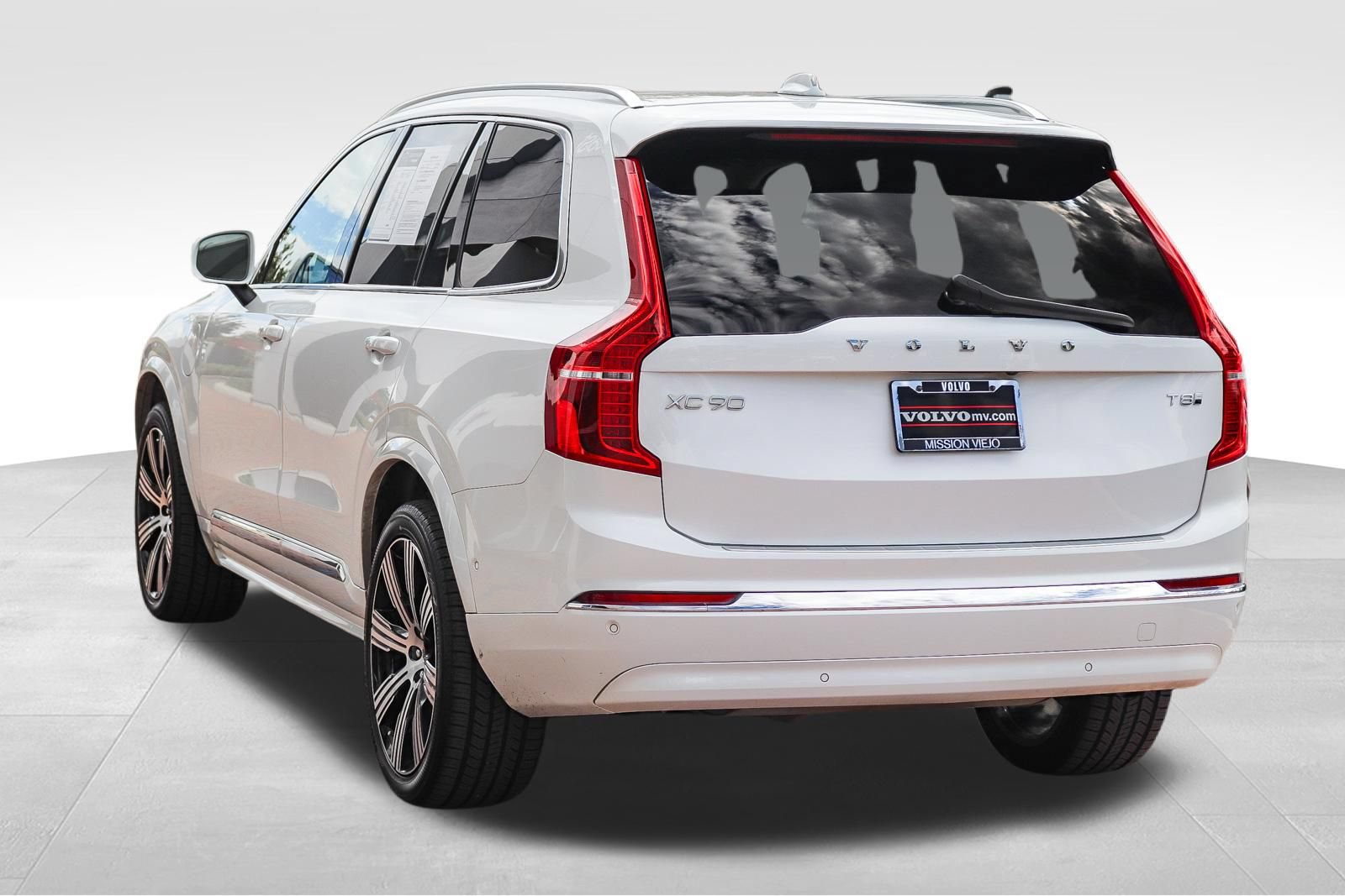 Used 2025 Volvo XC90 T8 Plus w/ Protection Package Premier AWD/4WD image 5
