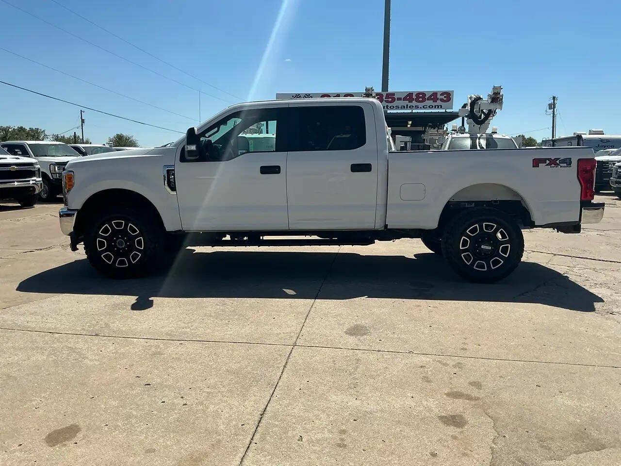 Used 2019 Ford F250 XLT AWD/4WD image 2