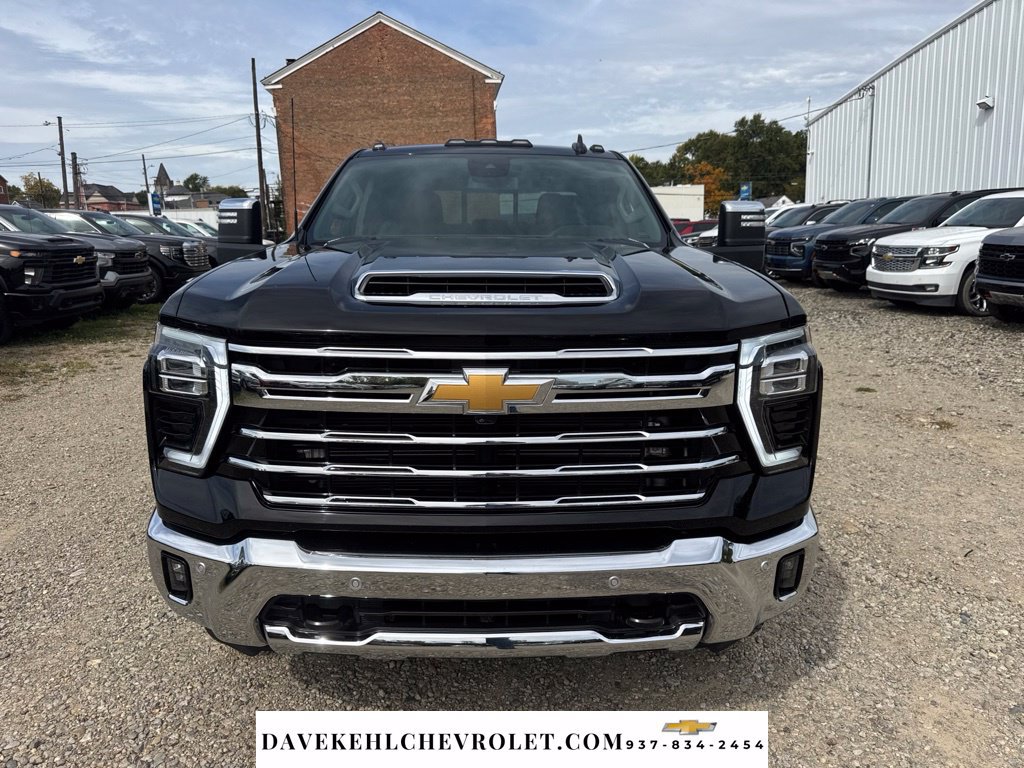 Used 2025 Chevrolet Silverado 3500 LTZ w/ LTZ Plus Package AWD/4WD image 9
