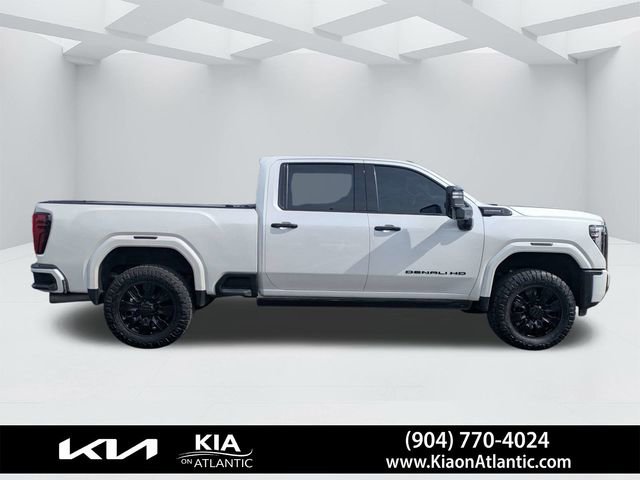 Used 2024 GMC Sierra 2500 Denali Ultimate image 2