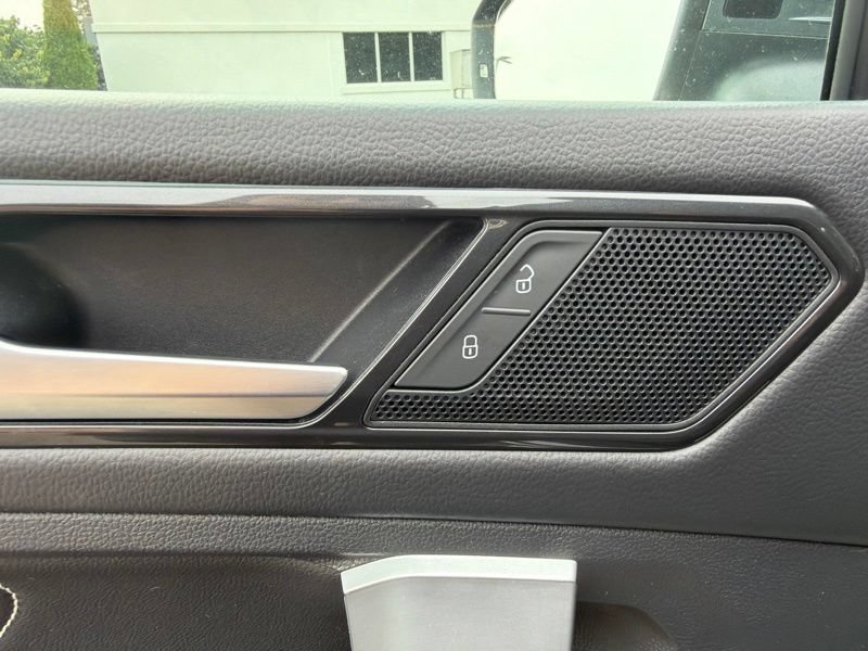 Used 2024 Volkswagen Tiguan SE AWD/4WD image 22
