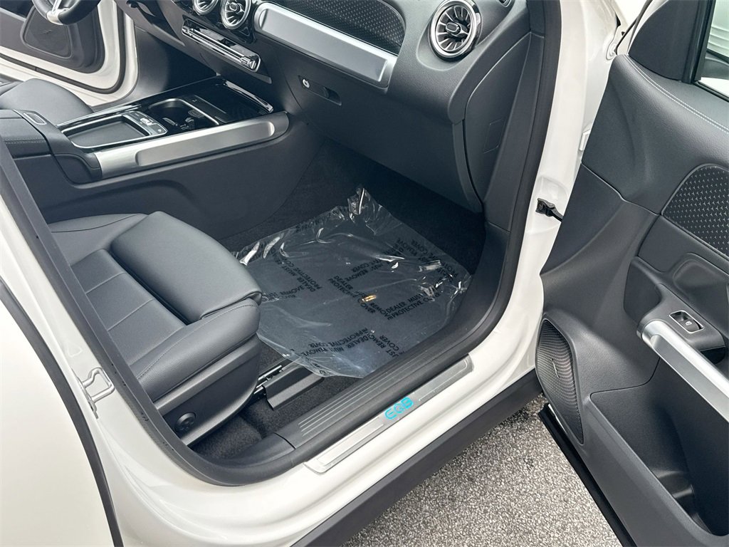 Used 2024 Mercedes-Benz EQB 250+ image 31