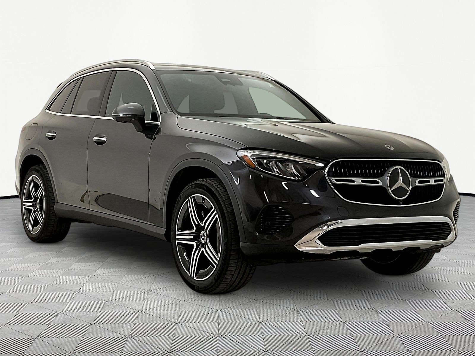 Certified 2026 Mercedes-Benz GLC 300 4MATIC image 3