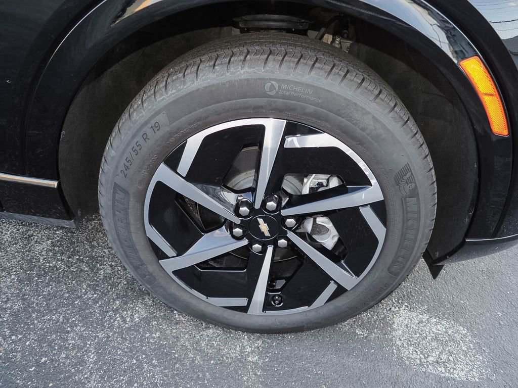 Used 2025 Chevrolet Equinox EV LT w/ Convenience Package FWD image 33