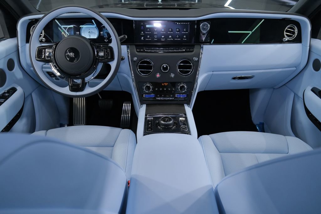 Used 2026 Rolls-Royce Cullinan image 64