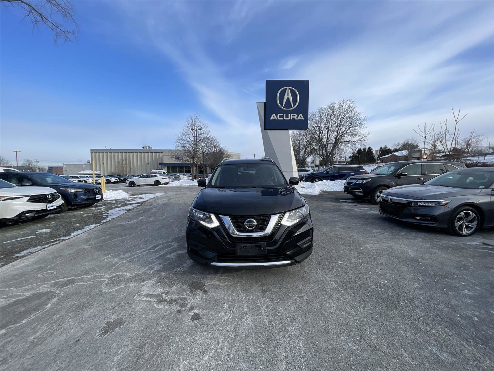 Used 2018 Nissan Rogue SV w/ Premium Package image 27
