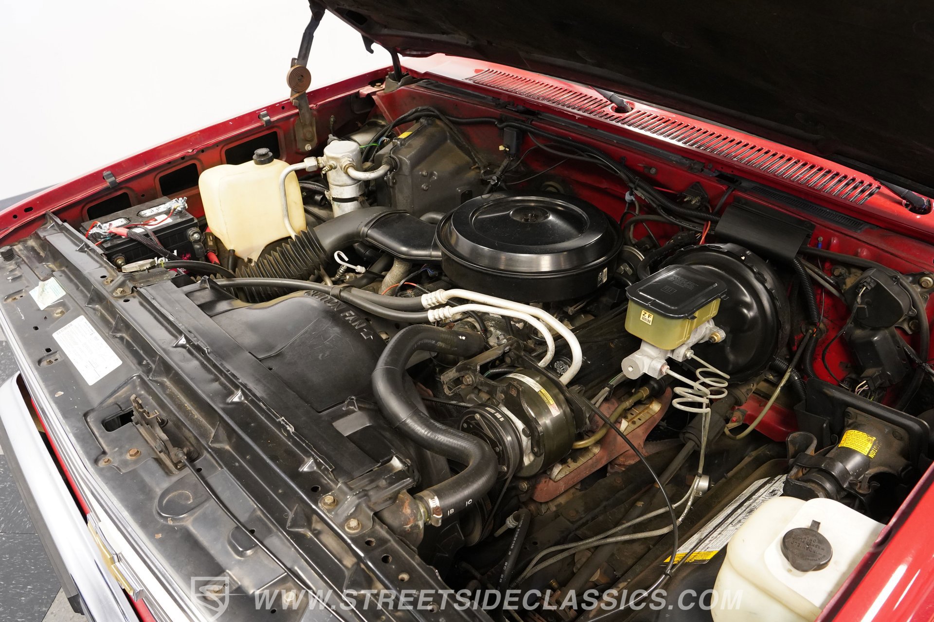 Used 1987 Chevrolet Suburban 2WD image 32