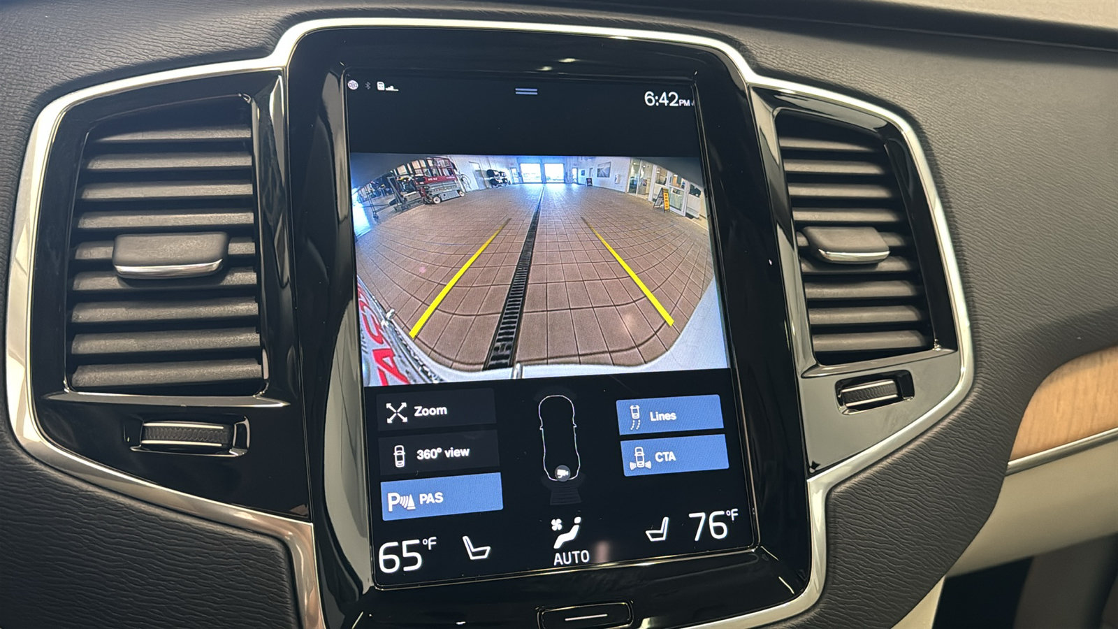Used 2022 Volvo XC90 T6 Momentum w/ Advanced Package AWD/4WD image 18