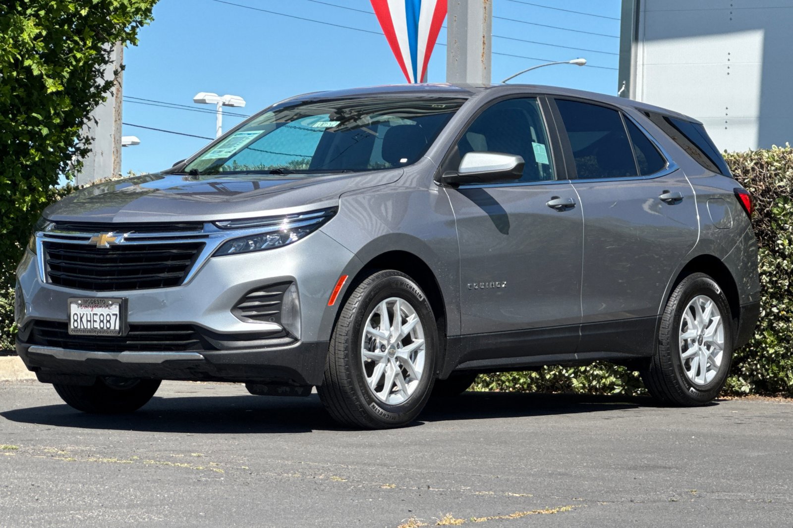 Used 2024 Chevrolet Equinox LT w/ LPO, Floor Liner Package FWD image 8