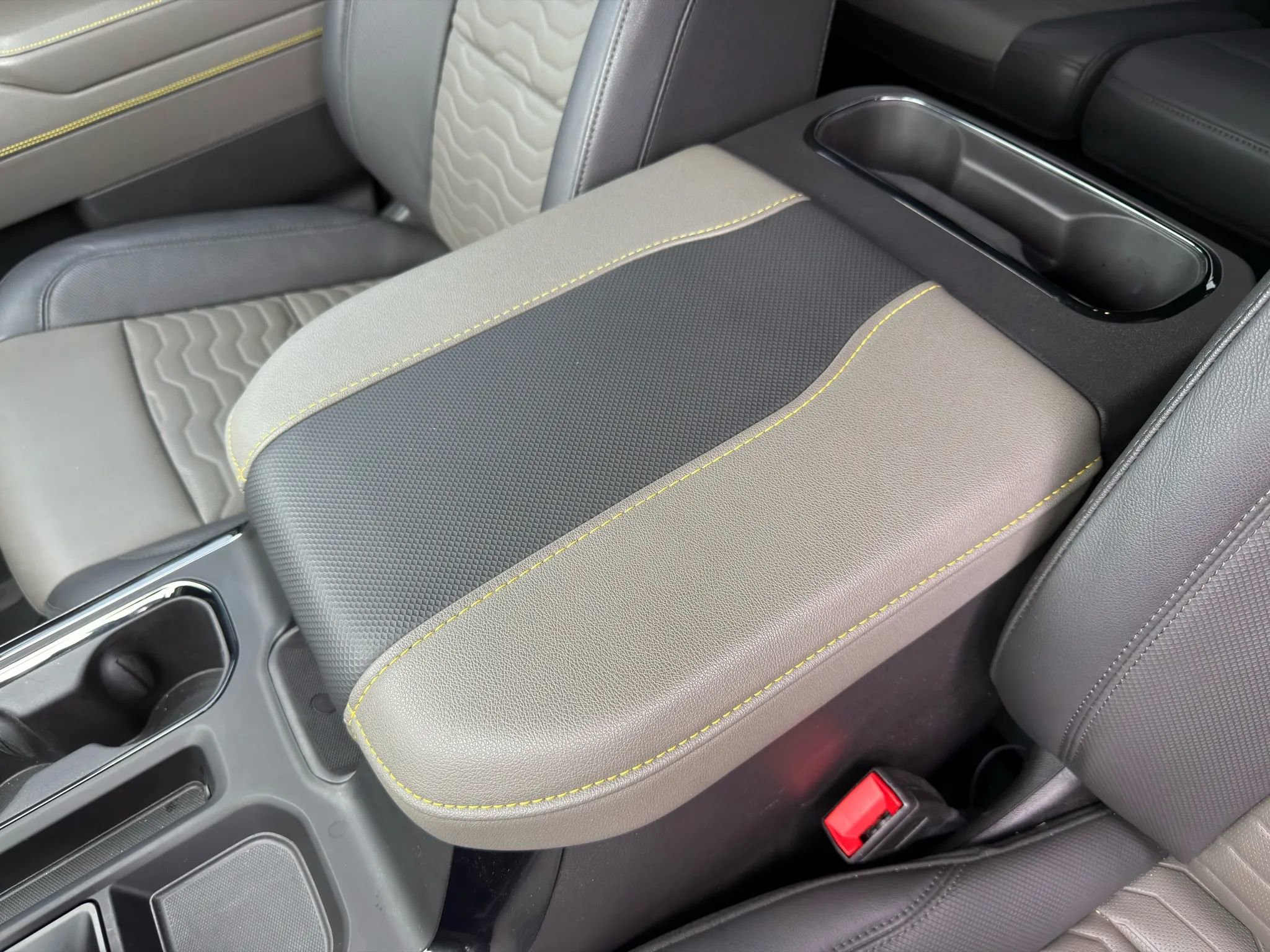 Used 2025 Chevrolet Silverado 1500 ZR2 w/ Technology Package image 35