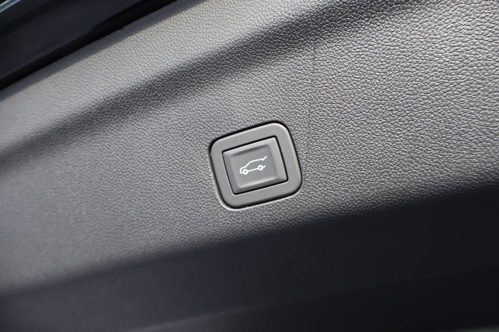 New 2026 Chevrolet Suburban Z71 w/ Comfort Package image 40