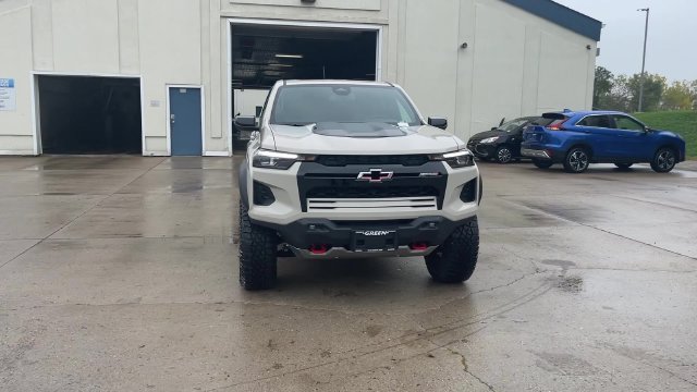 New 2026 Chevrolet Colorado ZR2 w/ Technology Package AWD/4WD image 3