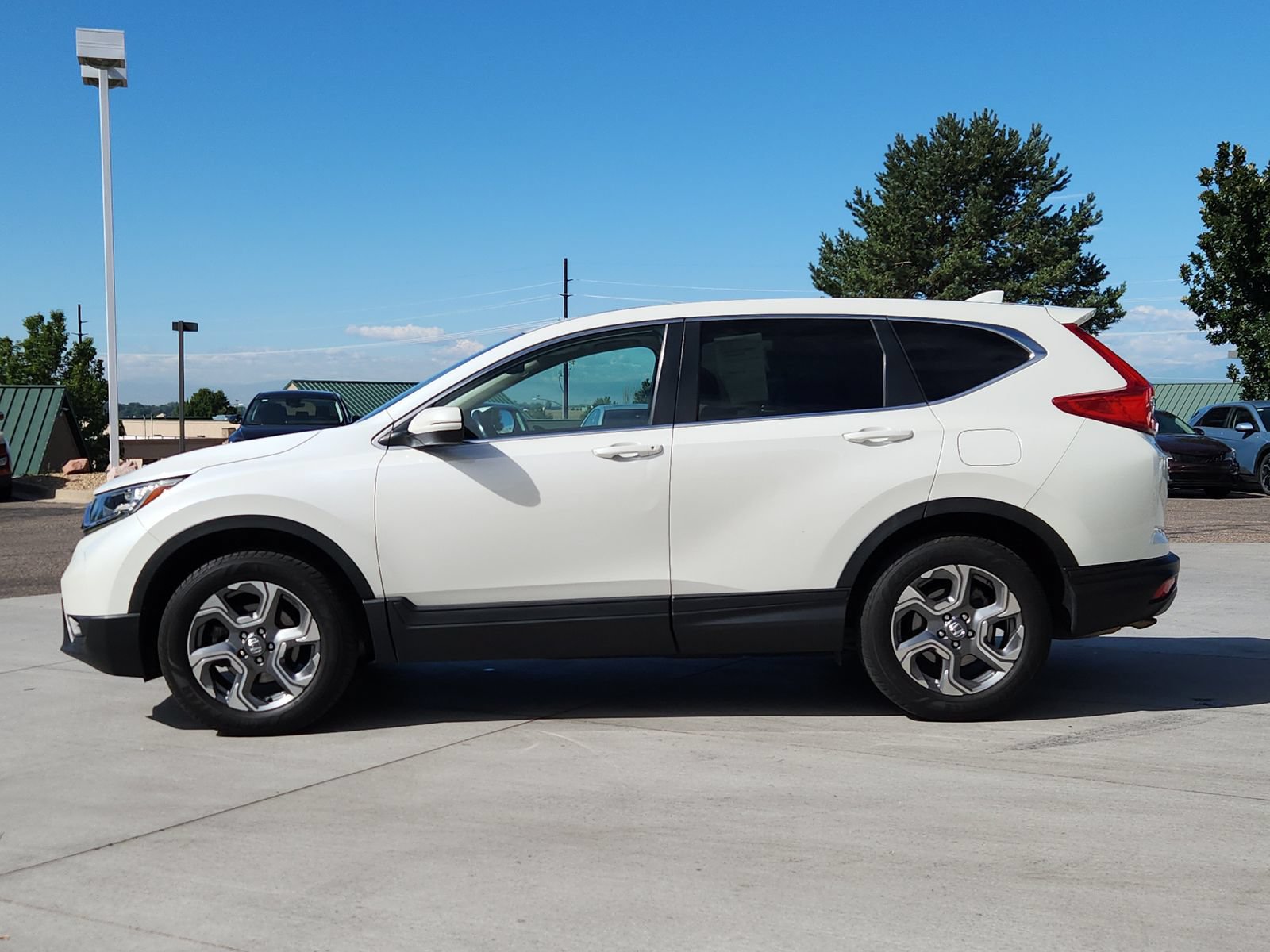 Used 2017 Honda CR-V EX-L image 2