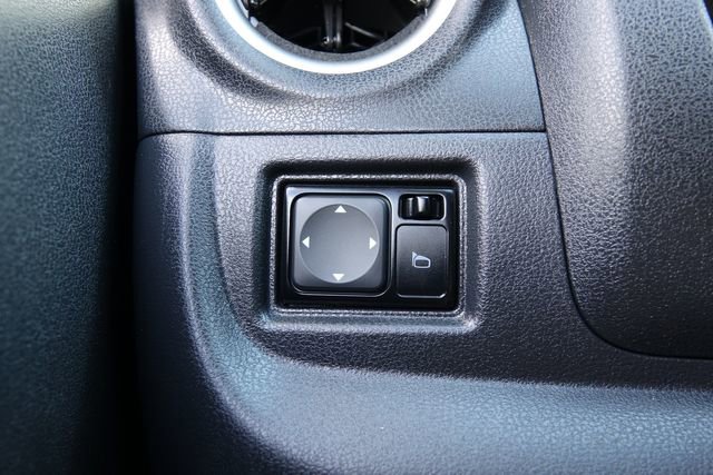 Used 2015 Nissan Versa Note SV image 38