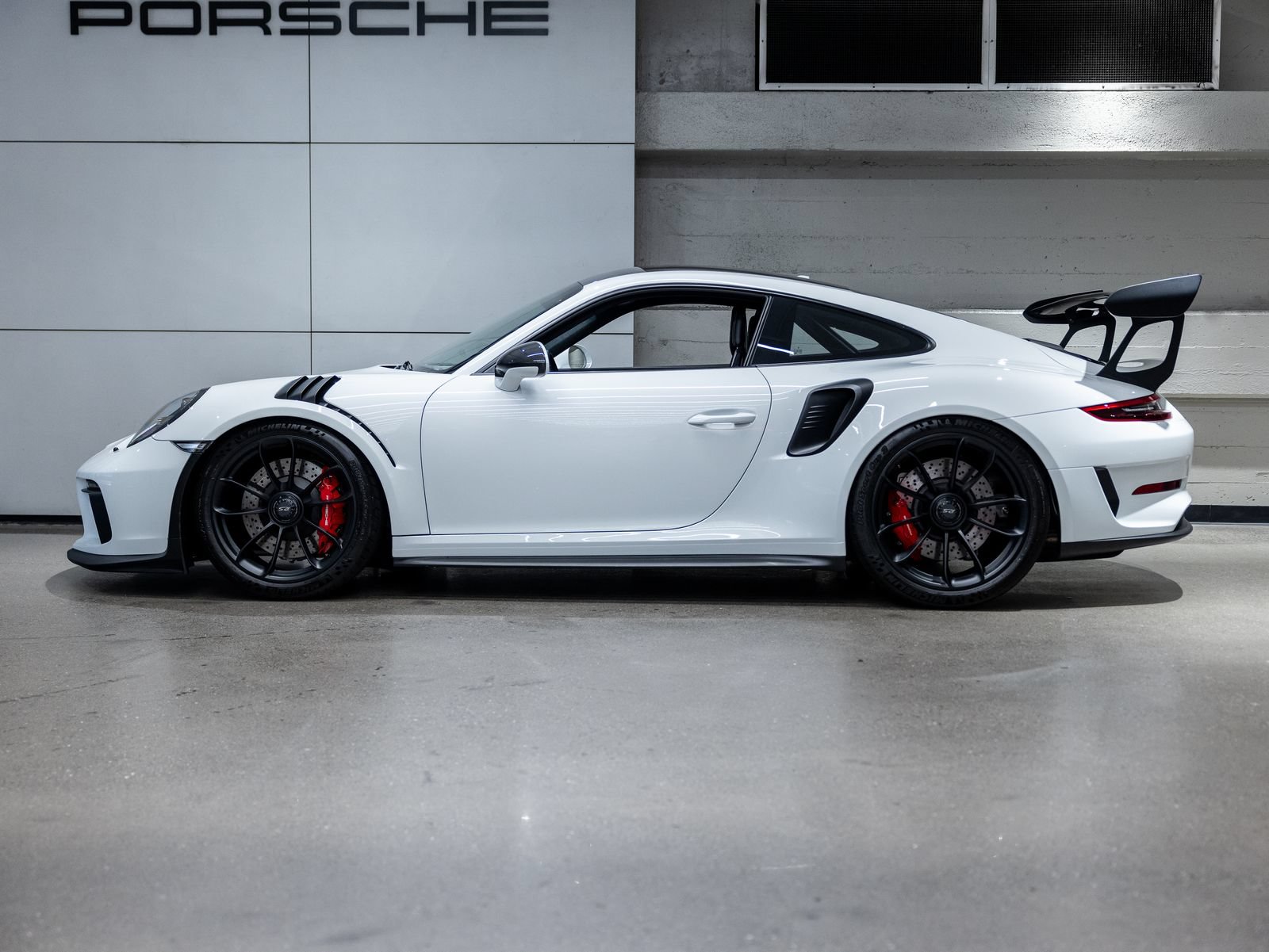 Certified 2019 Porsche 911 GT3 RS RWD image 2
