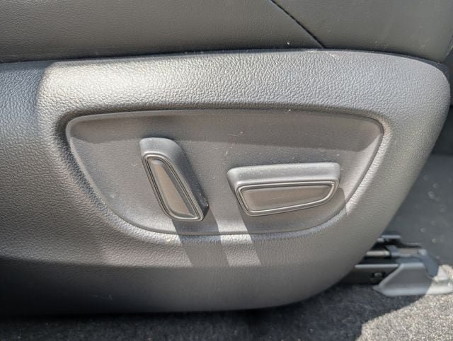 Used 2021 Toyota Venza Limited AWD/4WD image 28