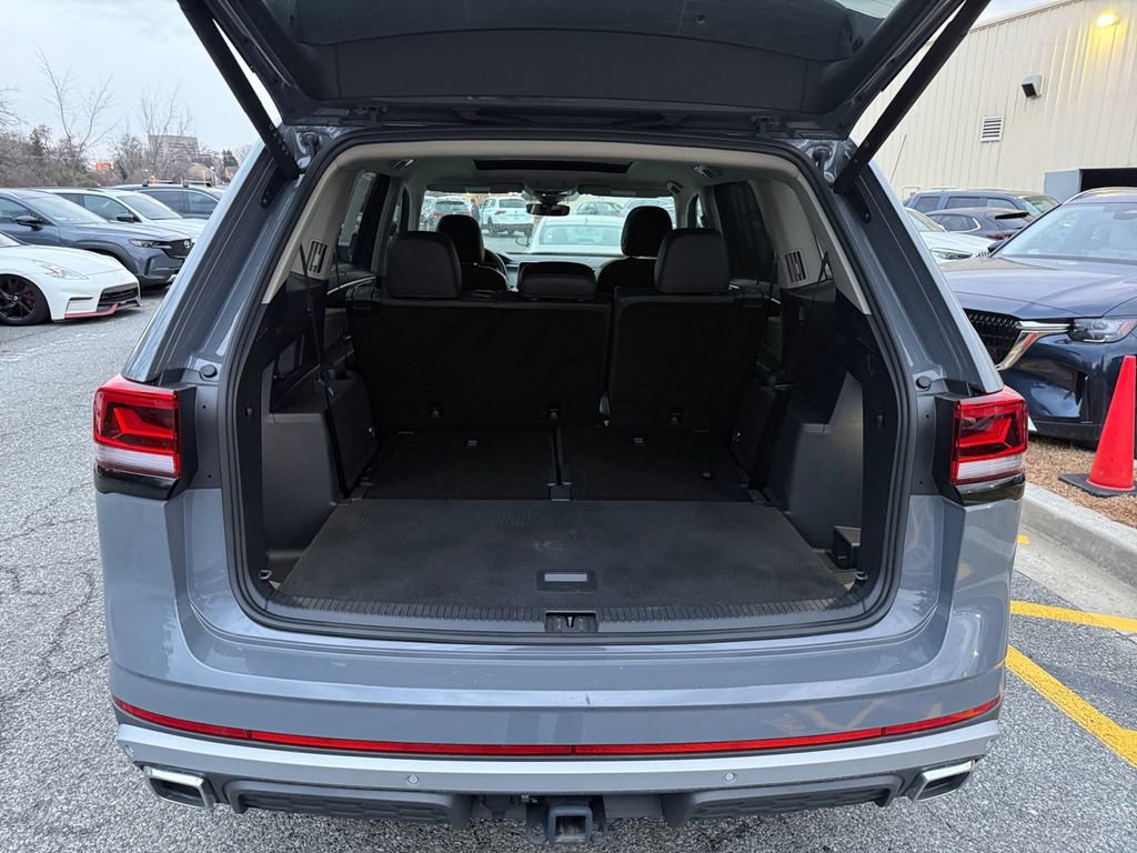 Used 2025 Volkswagen Atlas Peak Edition SE image 21