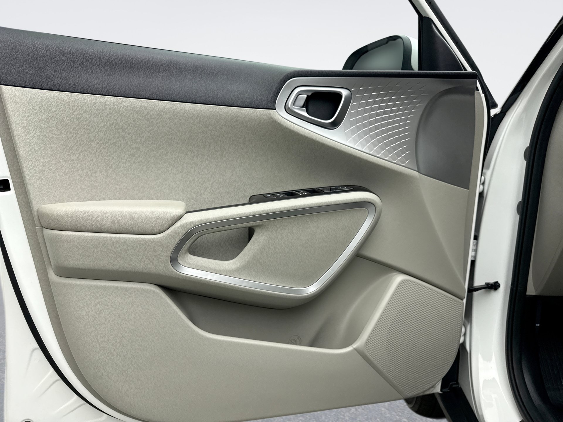 Used 2023 Kia Soul LX w/ LX Technology Package FWD image 9