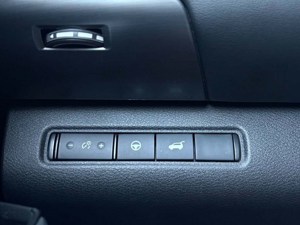 Used 2024 Nissan Pathfinder SL AWD/4WD image 14