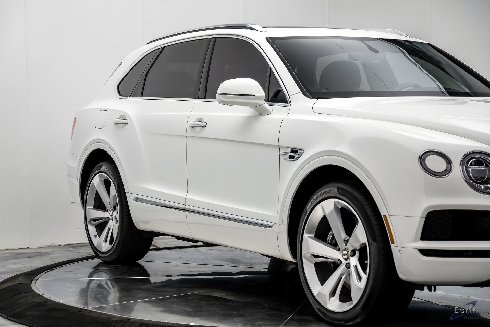 Used 2019 Bentley Bentayga image 25