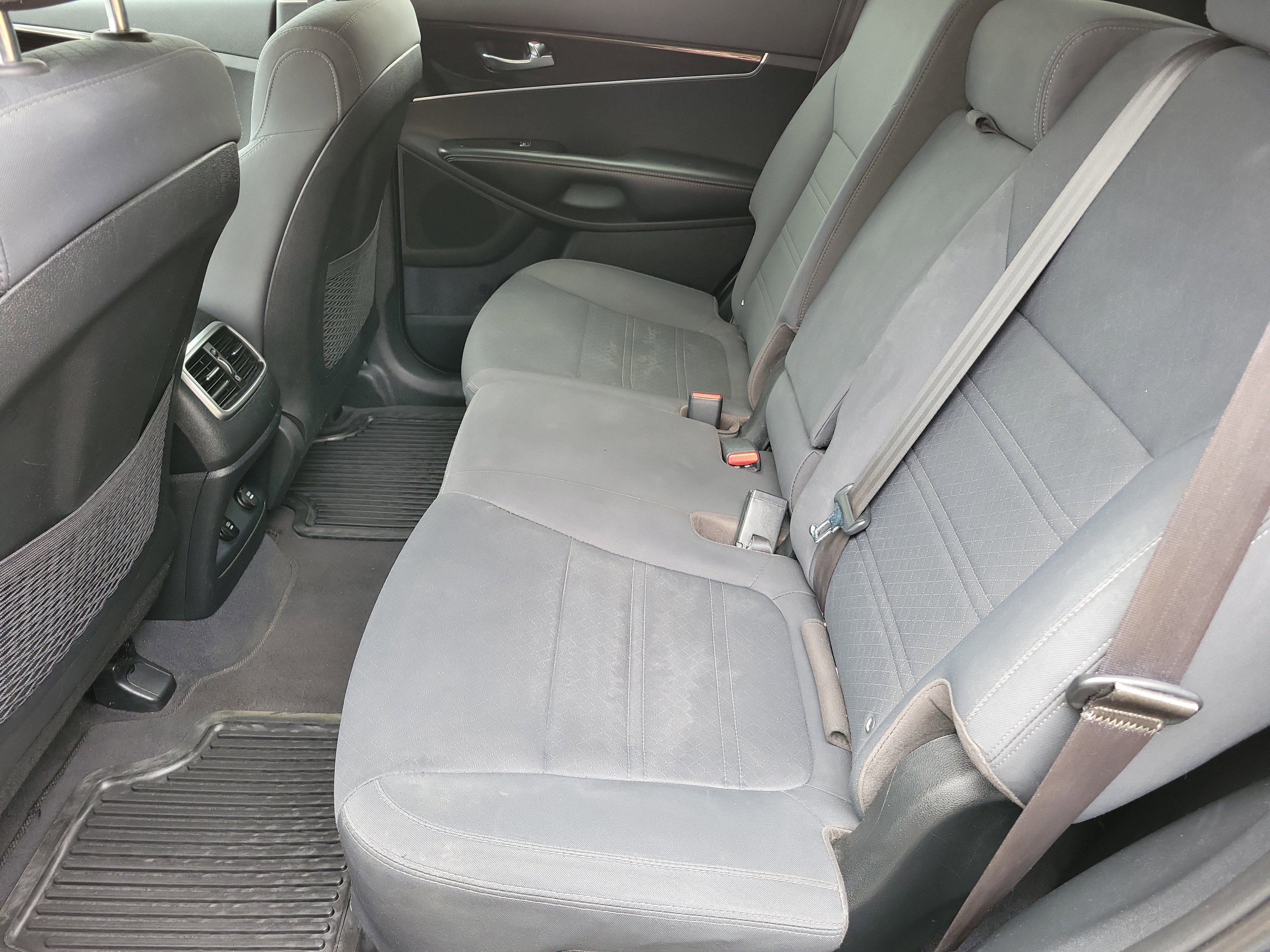 Used 2020 Kia Sorento LX image 6