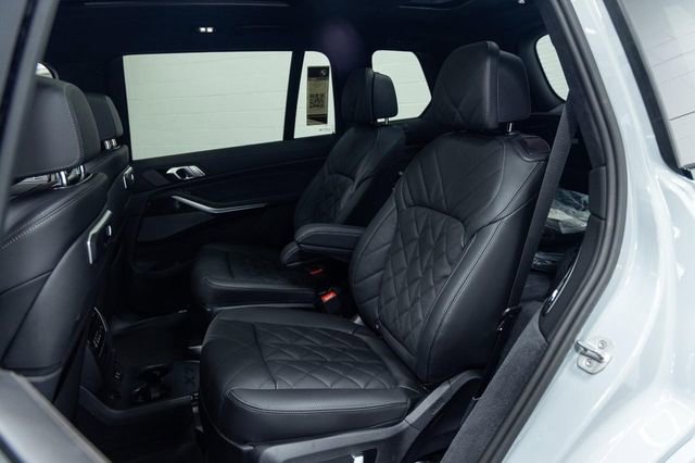 New 2026 BMW X7 xDrive40i AWD/4WD image 25