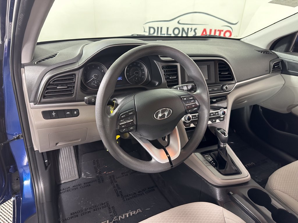 Used 2020 Hyundai Elantra SE FWD image 17
