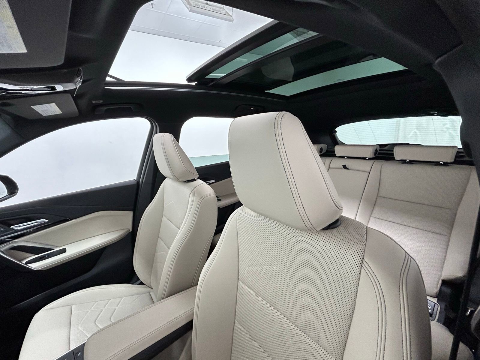 New 2025 BMW X1 xDrive28i w/ Premium Package image 28