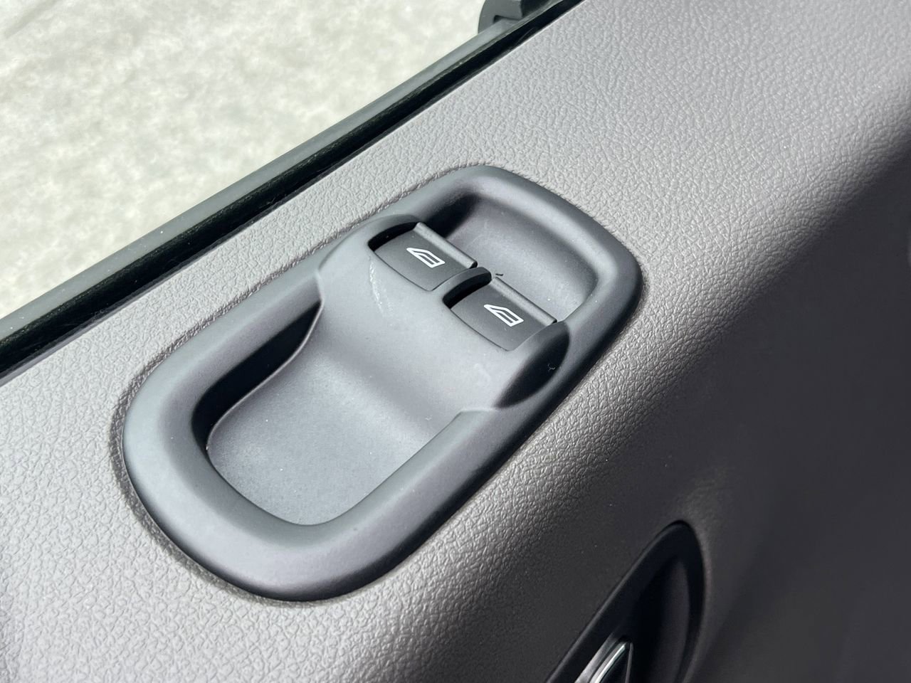 New 2026 Ford Transit 250 148 Medium Roof w/ Load Area Protection Package image 15