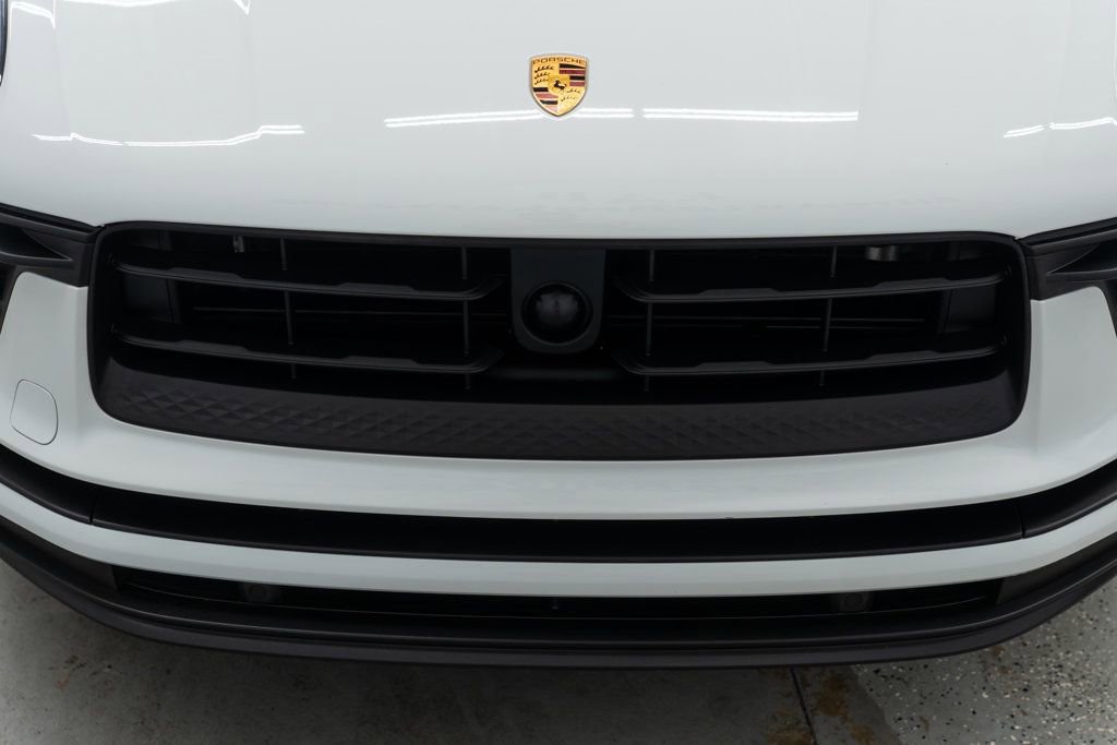 Used 2023 Porsche Macan image 37