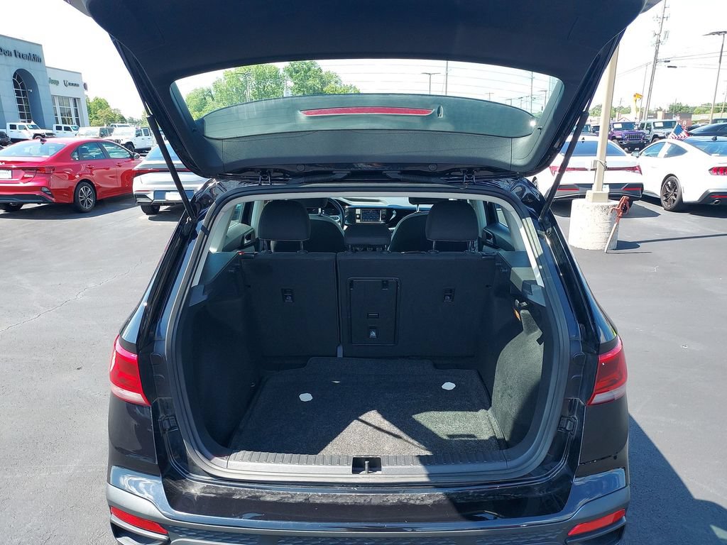 Used 2023 Volkswagen Taos S w/ Driver Assistance Package FWD image 28