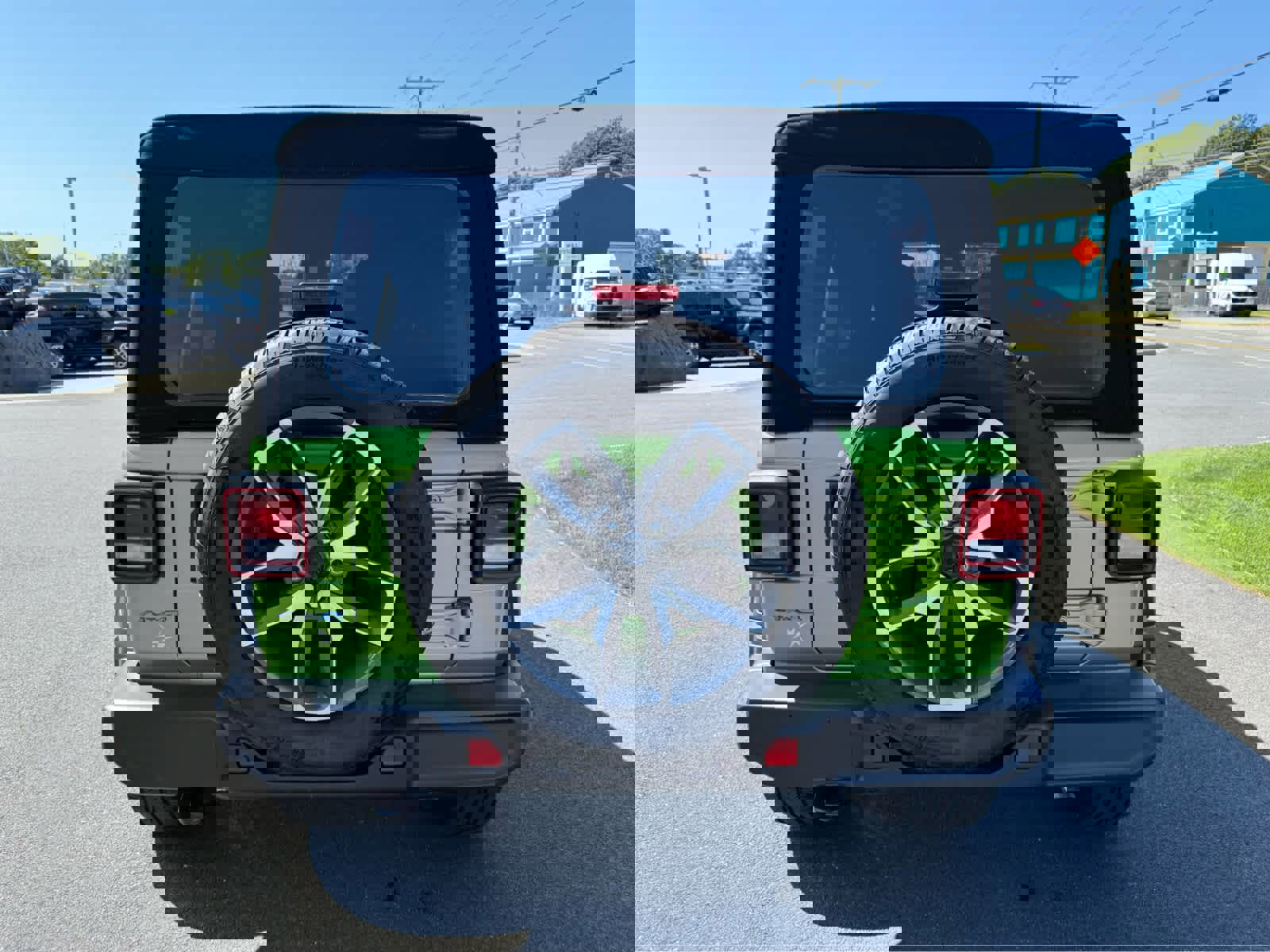 Used 2025 Jeep Wrangler Sport S image 9