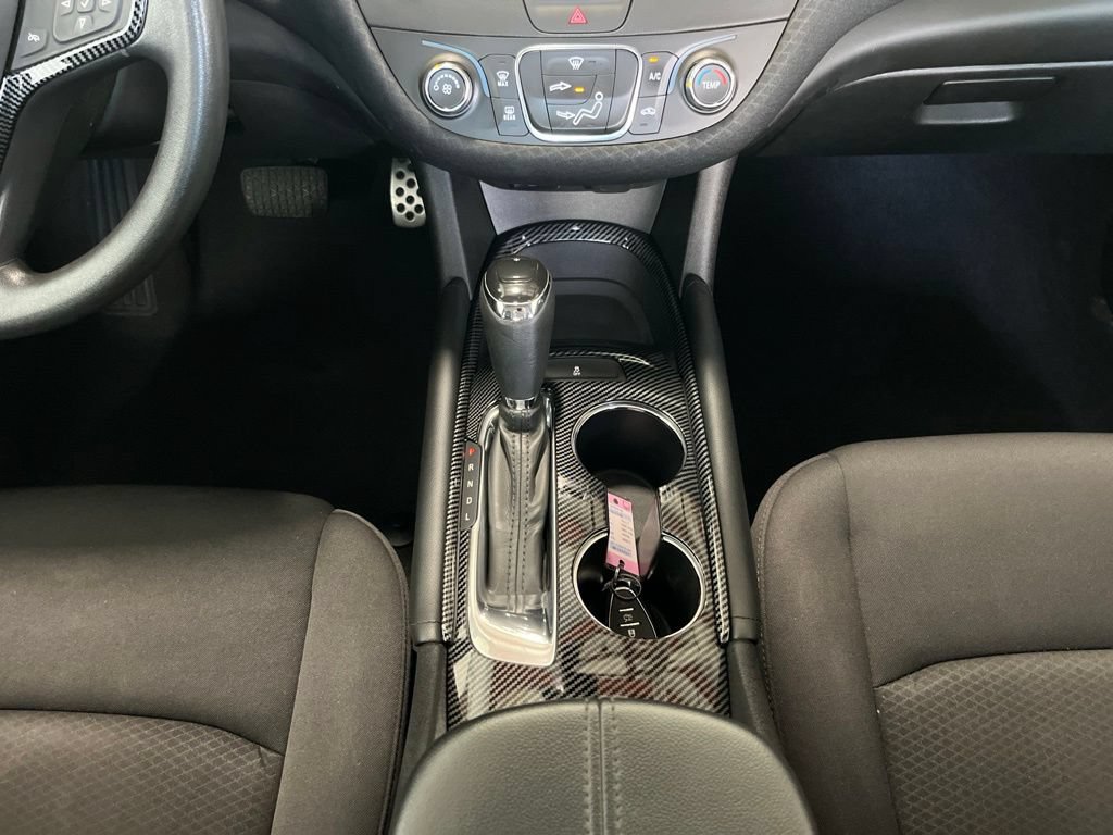 Used 2017 Chevrolet Malibu LT FWD image 10