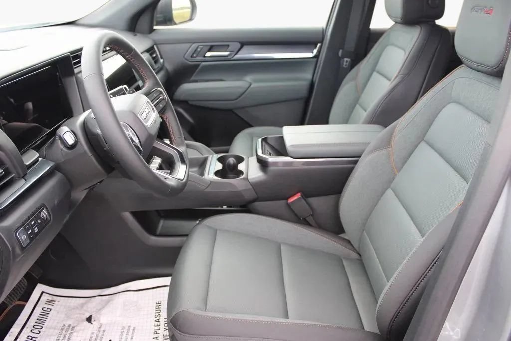 New 2026 GMC Terrain AT4 AWD/4WD image 9