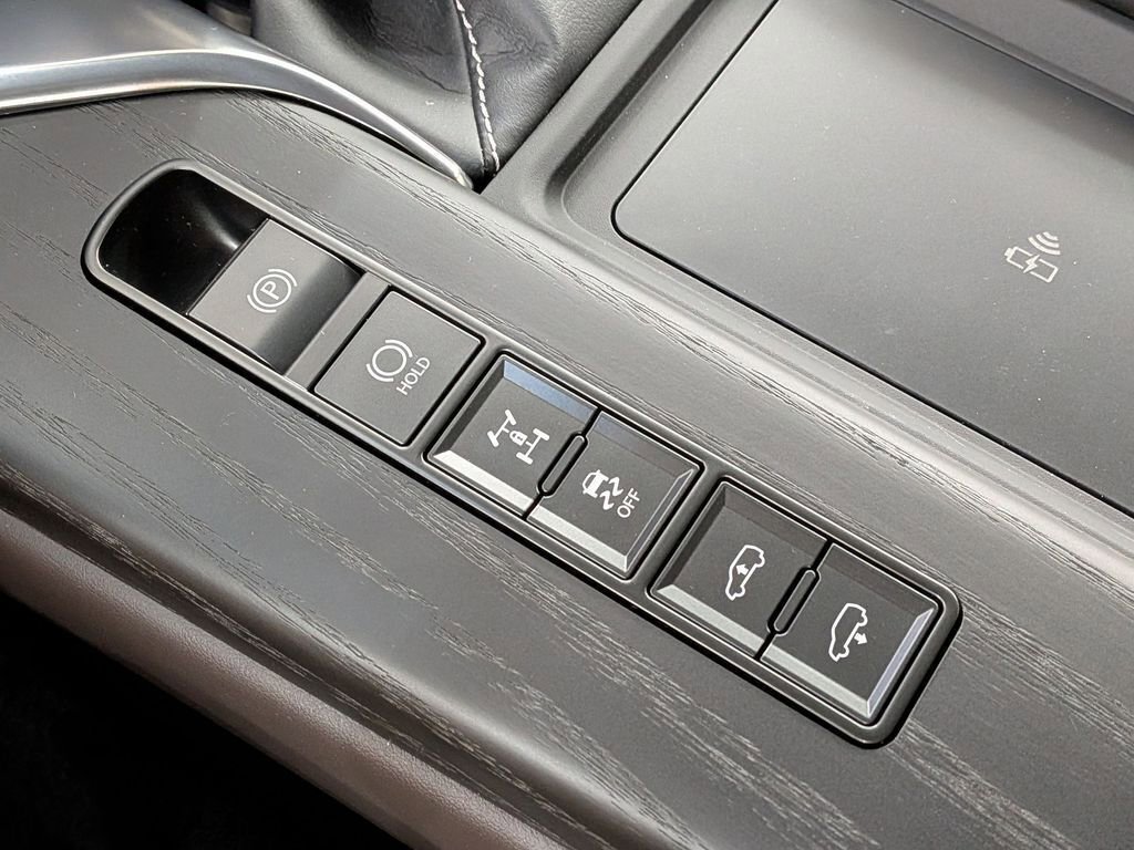 New 2025 Lexus LX 600 4WD w/ Luxury Package image 32