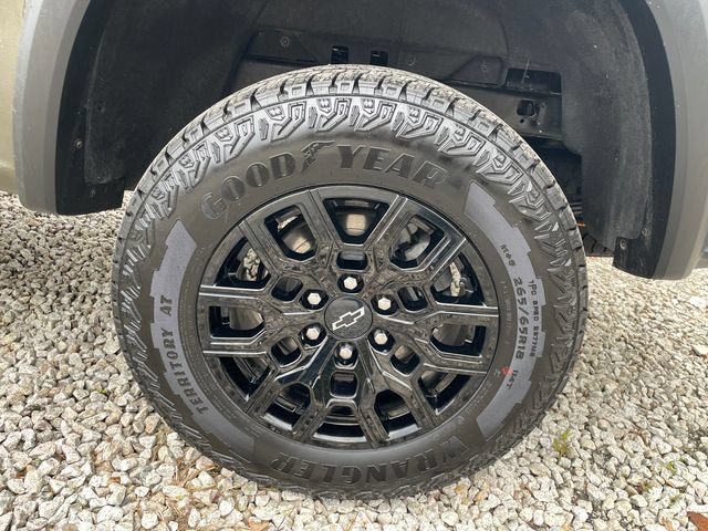 Used 2025 Chevrolet Colorado Trail Boss AWD/4WD image 17